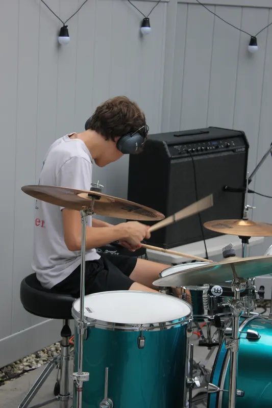 Atomsmasher at the pool party, photo 4